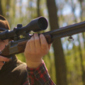 Como Ser um Bom Atirador com Arma de Fogo